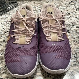 Men’s Nike Metcon 7 - light purple / beige / gold